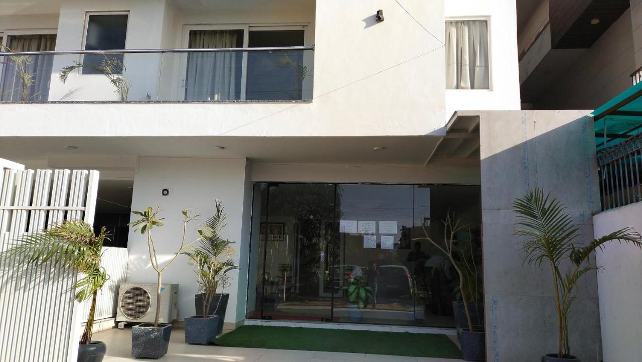 Saltstayz Sector 52 - Ardee City Mall Gurgaon Dış mekan fotoğraf